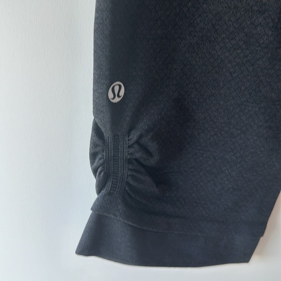 NEW WITH TAGS - Lululemon Ebb & Flow Crop - size 8 - Picture 6 of 10